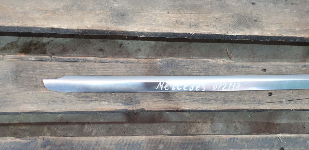 Накладка стекла заднего правого Mercedes GLC (X253) 15-нв Б/У Оригинал A2536700222