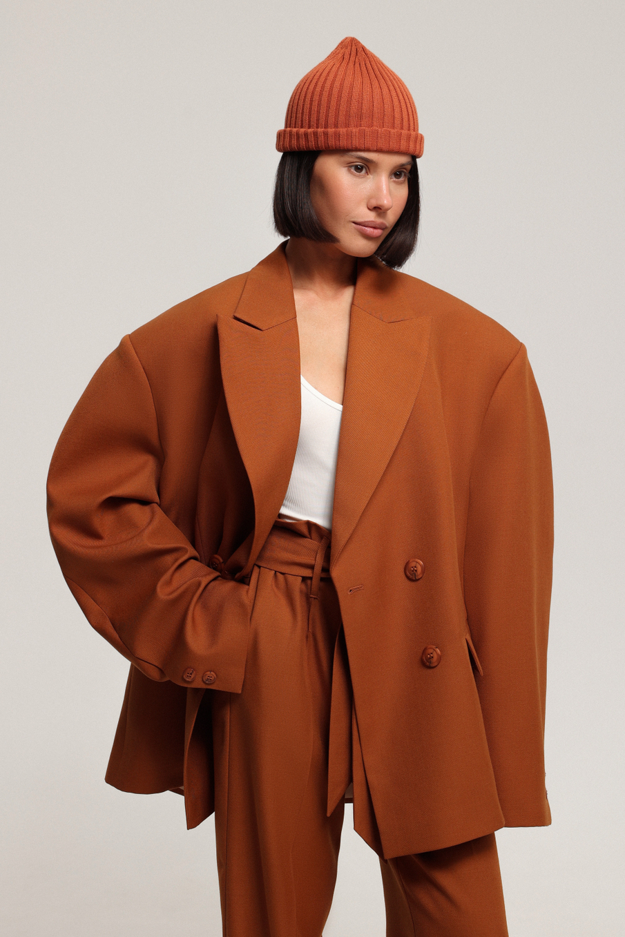 Брюки с посадкой на бёдрах