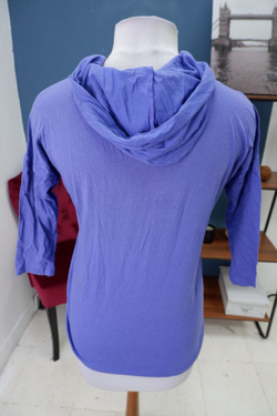 Джемпер Твое с капюшоном 44 размер