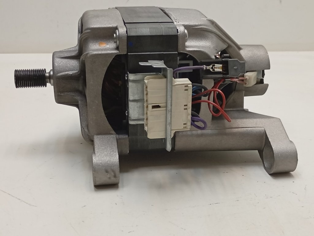 CS41072D1/2-07 кт49 Двигатель для стиральной машины Candy 43025049 б/у