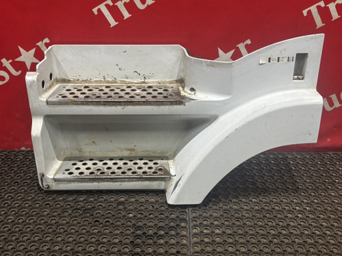 Корпус подножек левый