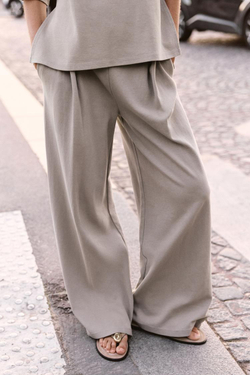 ZARA БРЮКИ ИЗ ТКАНИ С ЭФФЕКТОМ ПОТЕРТОСТИ, ПЕСОЧНЫЙ