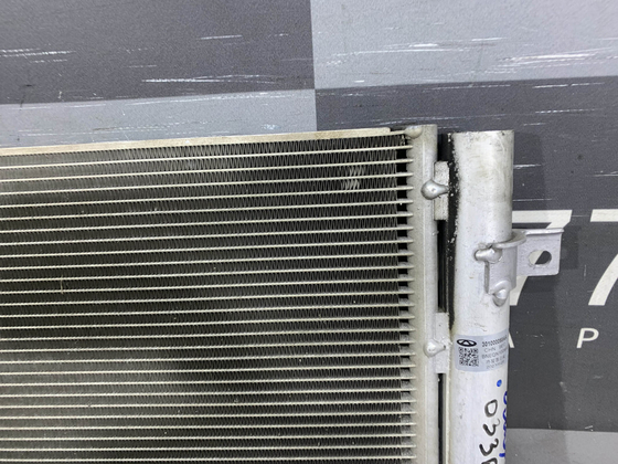Радиатор кондиционера Omoda C5 22-нв Б/У Оригинал 301000058AA