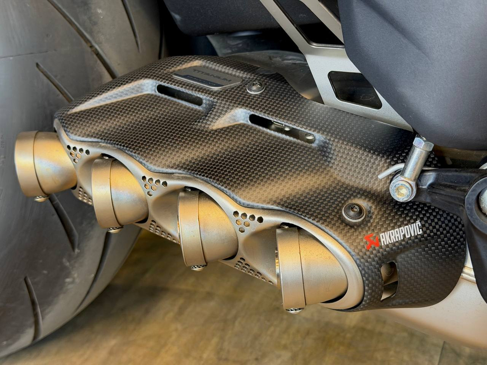 Ducati Diavel V4 (2025) + Akrapovic Titanium