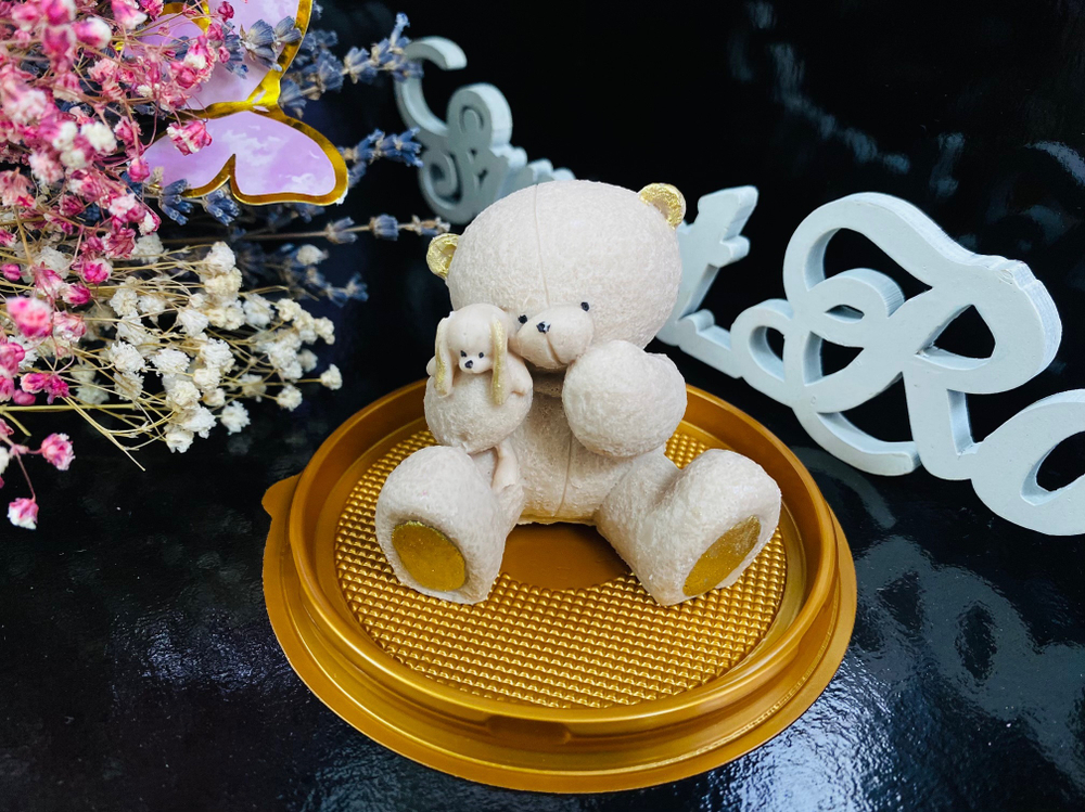 Шоколадная фигурка Мишка с зайкой, 120гр (глазурь)