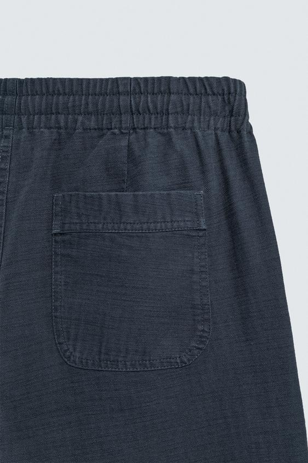 ZARA БРЮКИ RELAXED FIT В ЕЛОЧКУ, МОРСКОЙ СИНИЙ