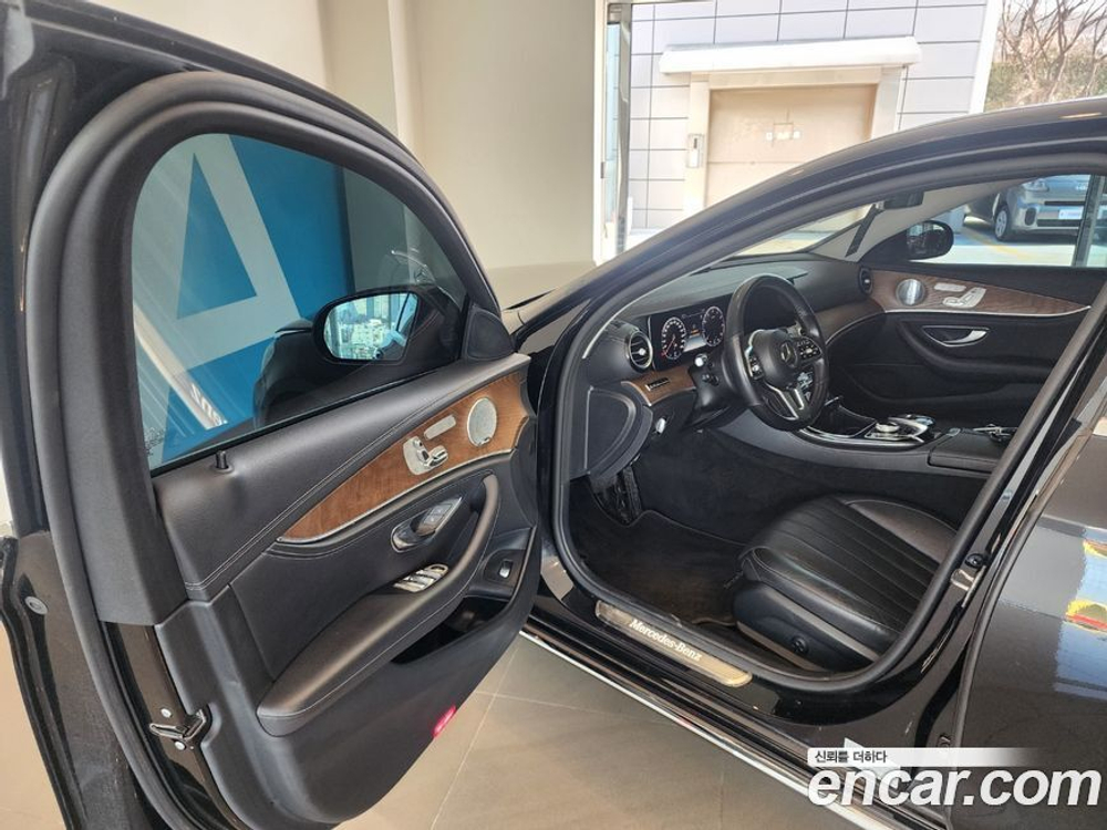 Mercedes-Benz E-Class W213 E300 4MATIC Exclusive (12.2019)