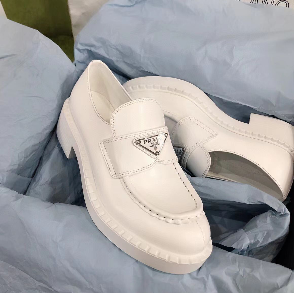 Лоферы Prada
