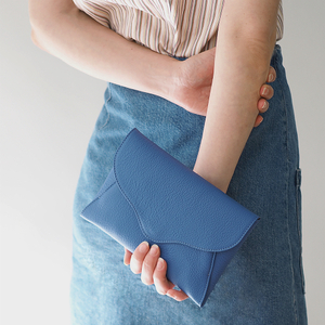 Сумка-клатч Florette из кожи теленка, синего цвета