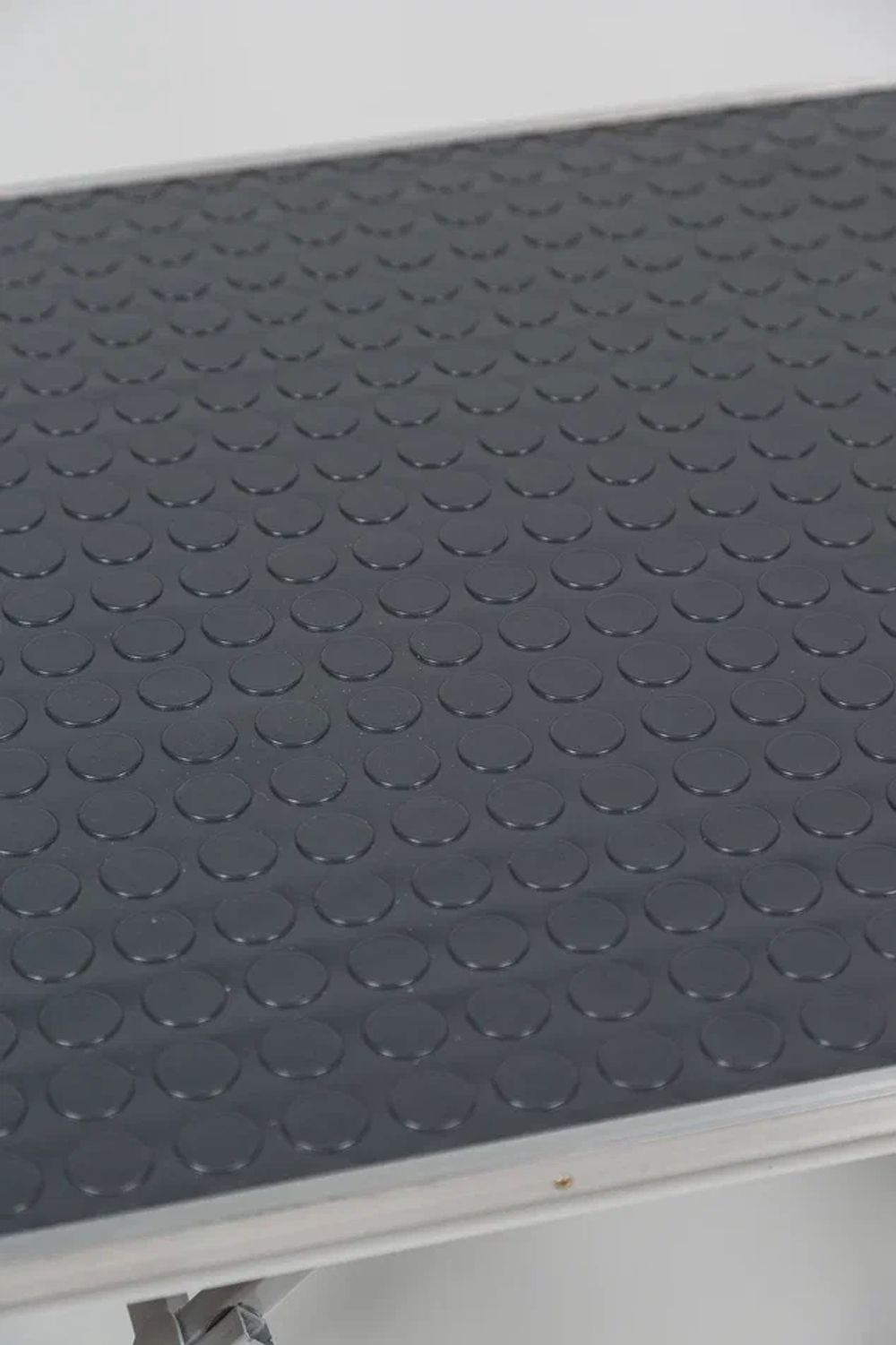 Стол для груминга 900*600