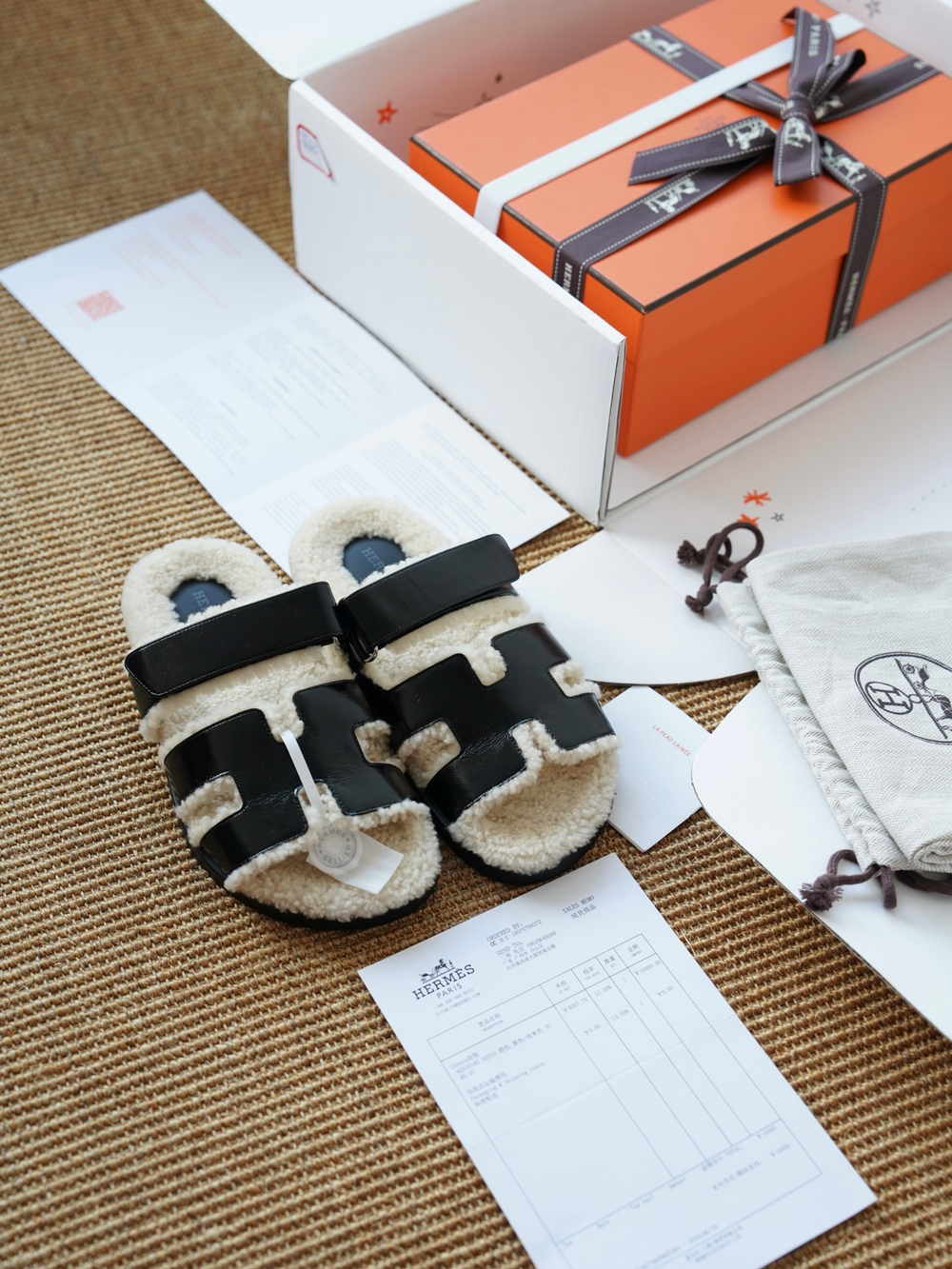 Сандалии из натуральной кожи и меха ягненка