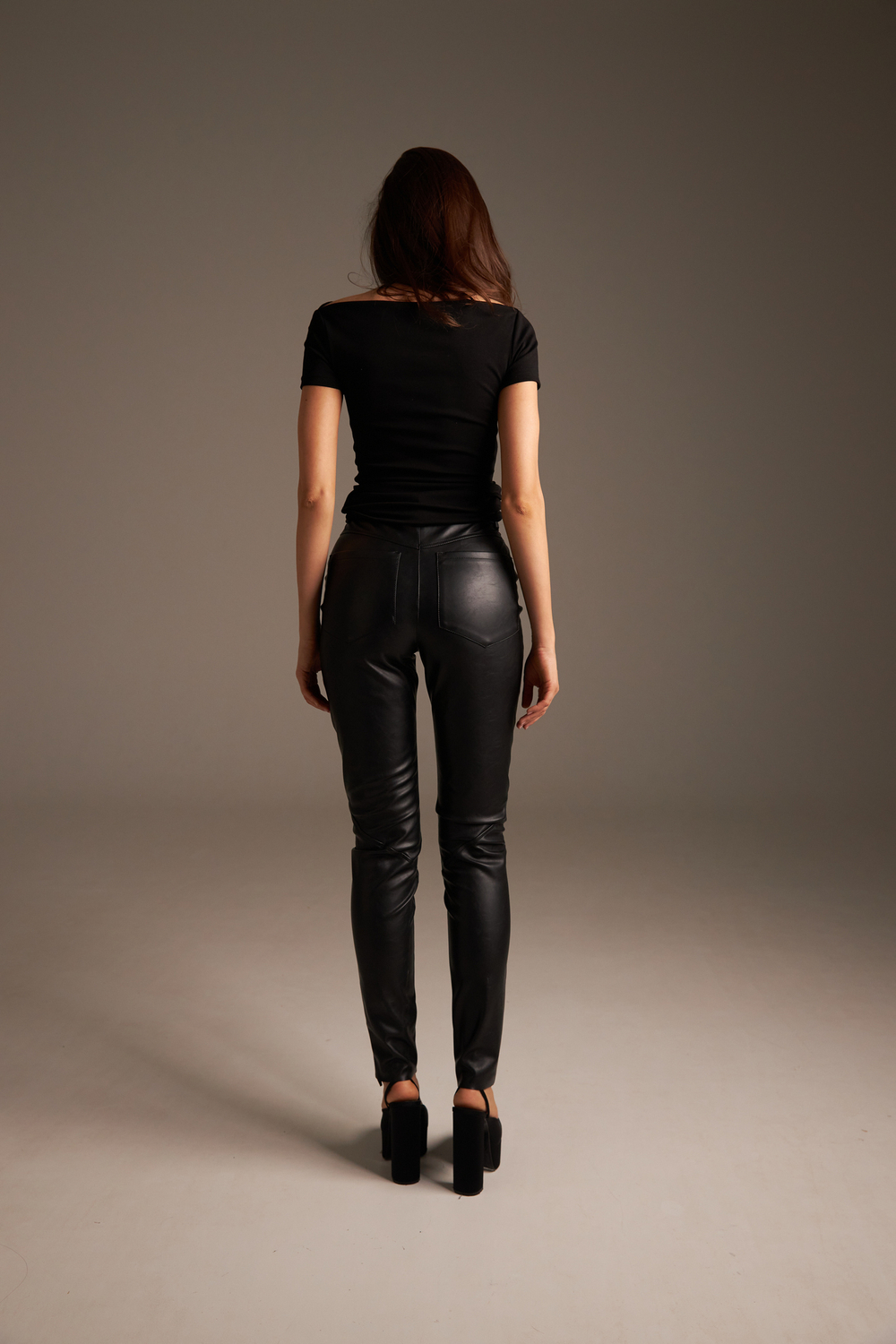 Брюки из эко-кожи