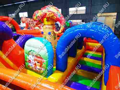 Коммерческий надувной батут "Дикая Африка" 10*6*4 м