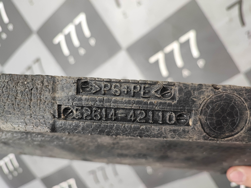 Абсорбер переднего бампера Toyota RAV4 IV (XA40) 15-19 Б/У Оригинал 5261442110