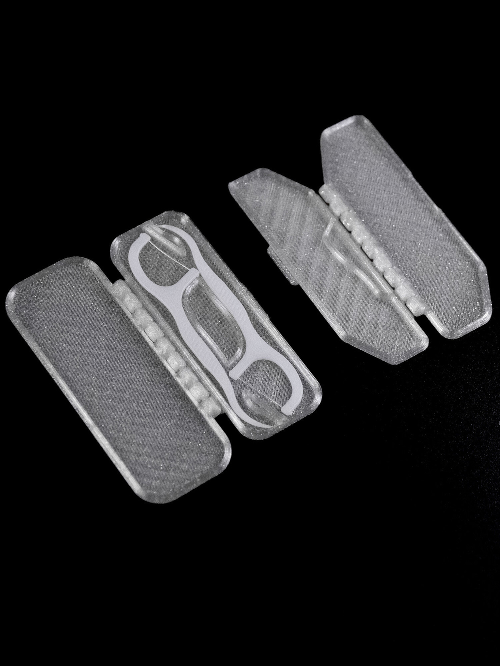 Набор стоматологических дорожных контейнеров для 1-й и 2-х зубочисток с нитью — флоссеров, белый, полупрозрачный