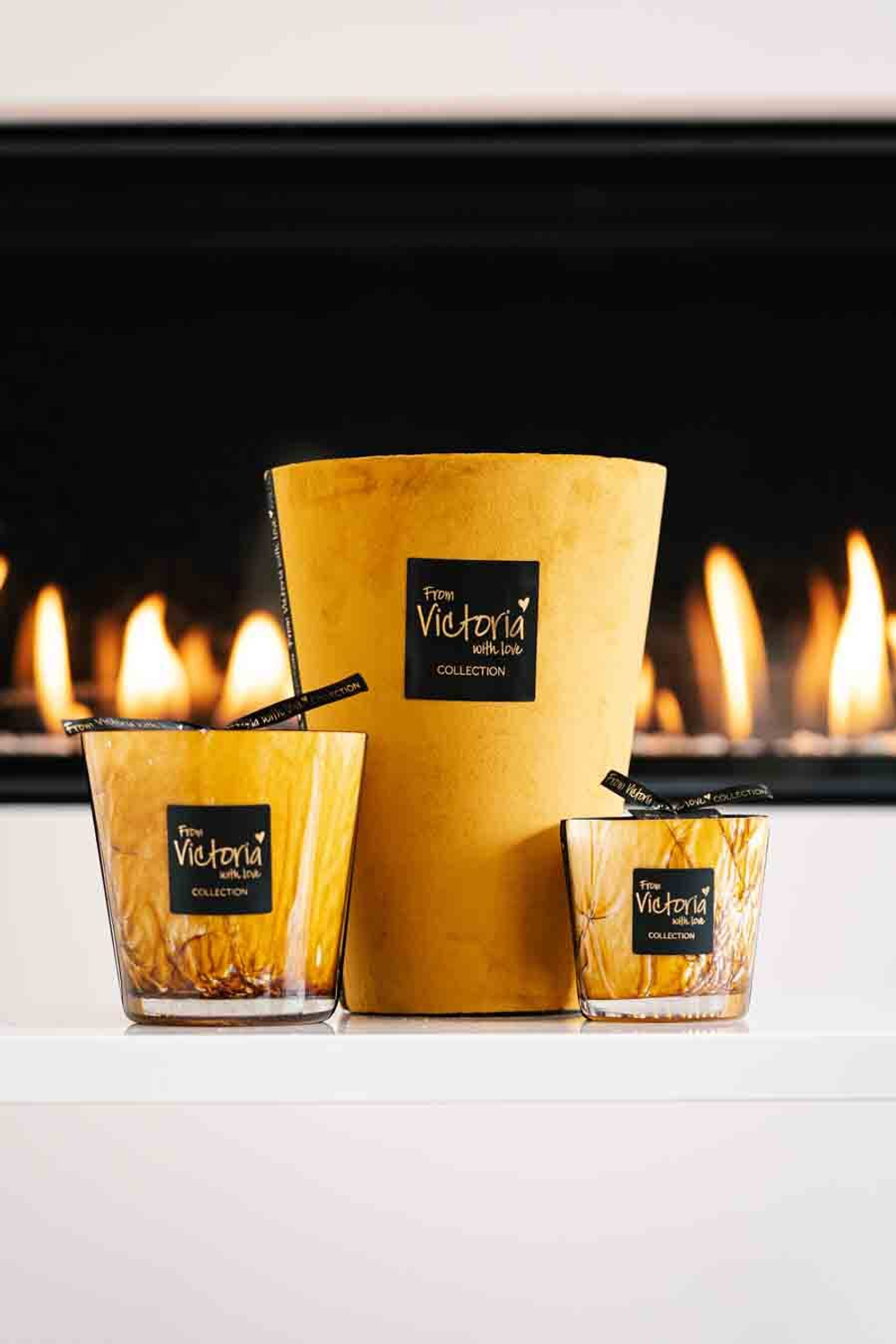 Свеча ароматическая 400г Victoria with Love Velvet ochre