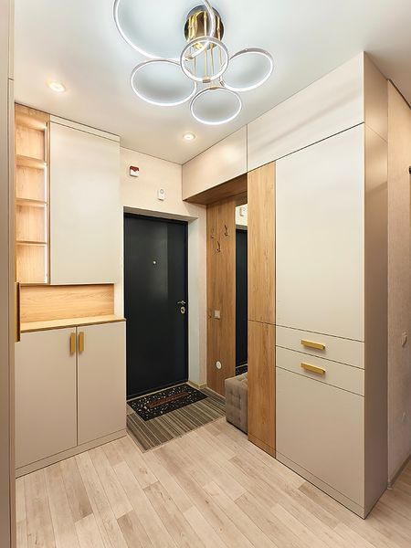 Мебель для прихожей с зеркалом и подсветкой