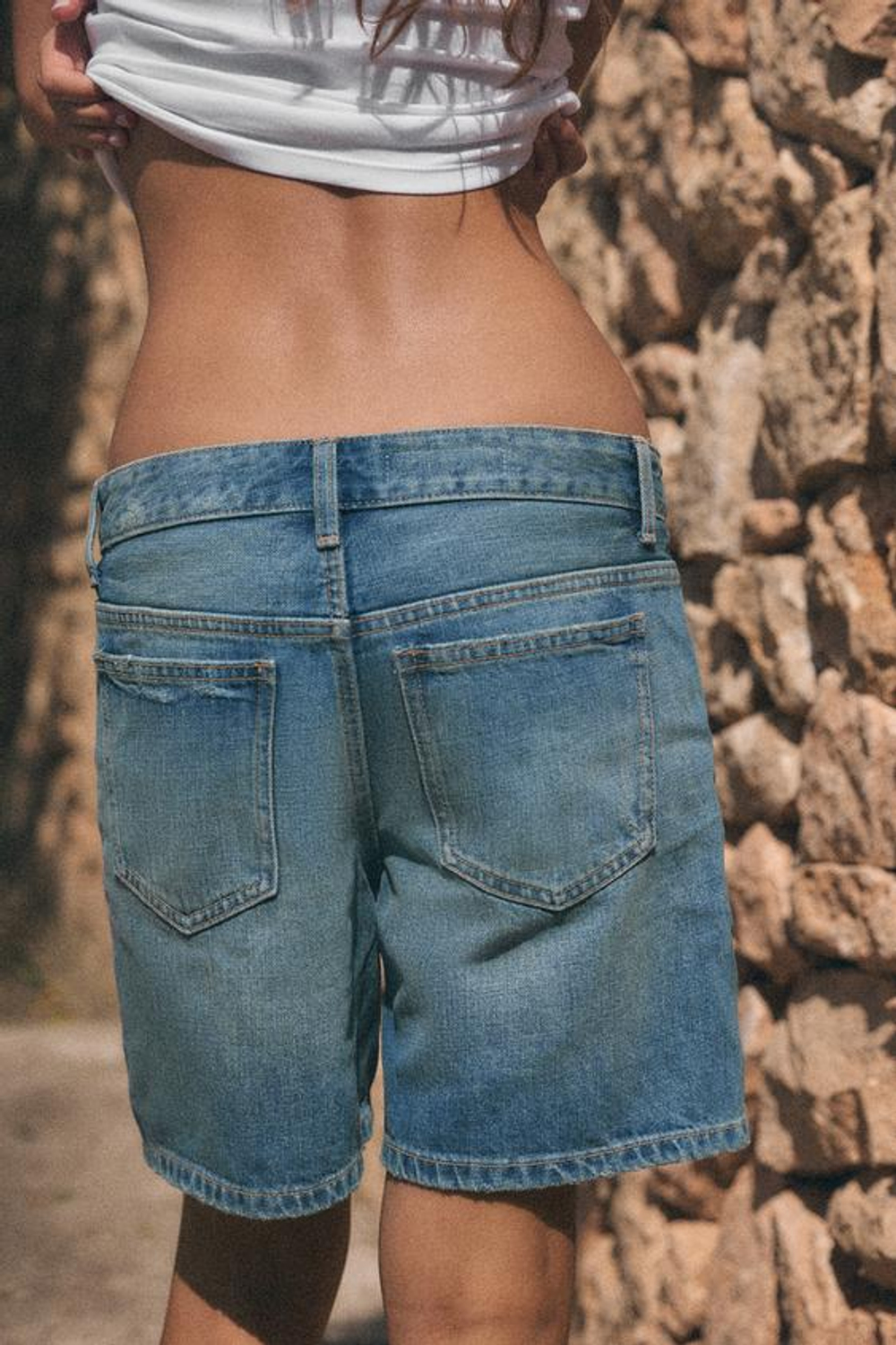 ZARA ДЖИНСОВЫЕ ШОРТЫ TRF СО СРЕДНЕЙ ПОСАДКОЙ, СИНИЙ