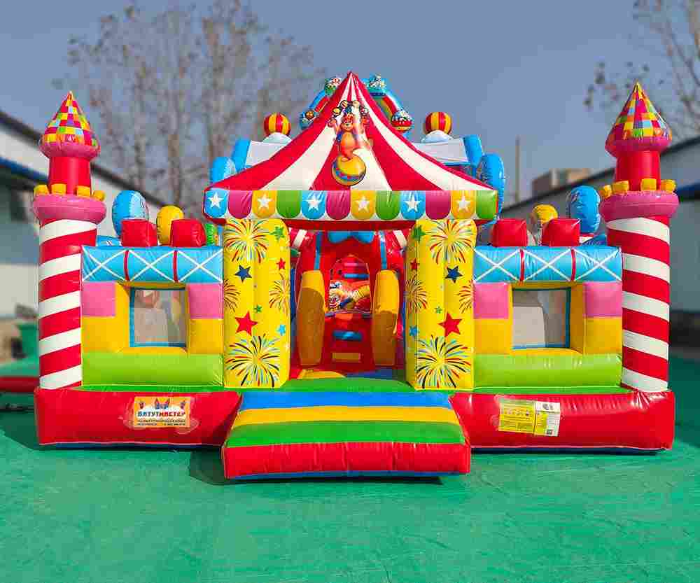 Коммерческий надувной батут два модуля «Парк развлечений 4» 12*6*7 м