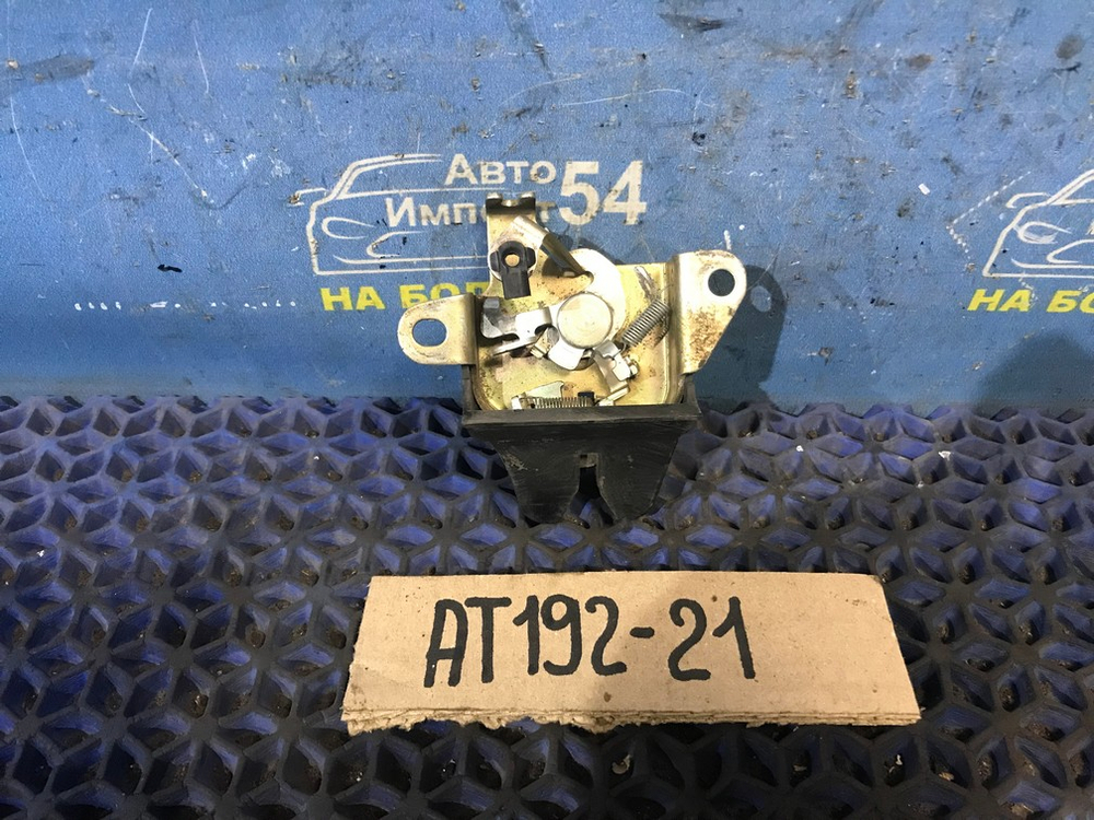 Замок багажника TOYOTA CARINA 1994