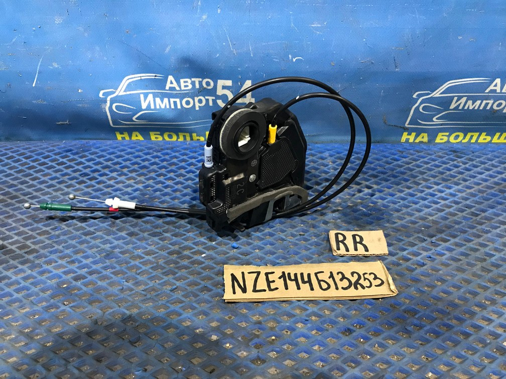 Замок двери задней правой TOYOTA COROLLA AXIO 2006-2012