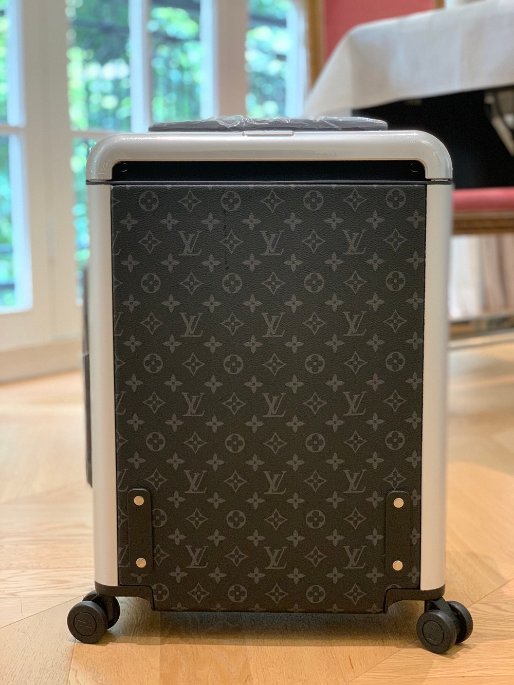 Louis Vuitton Horizon 55