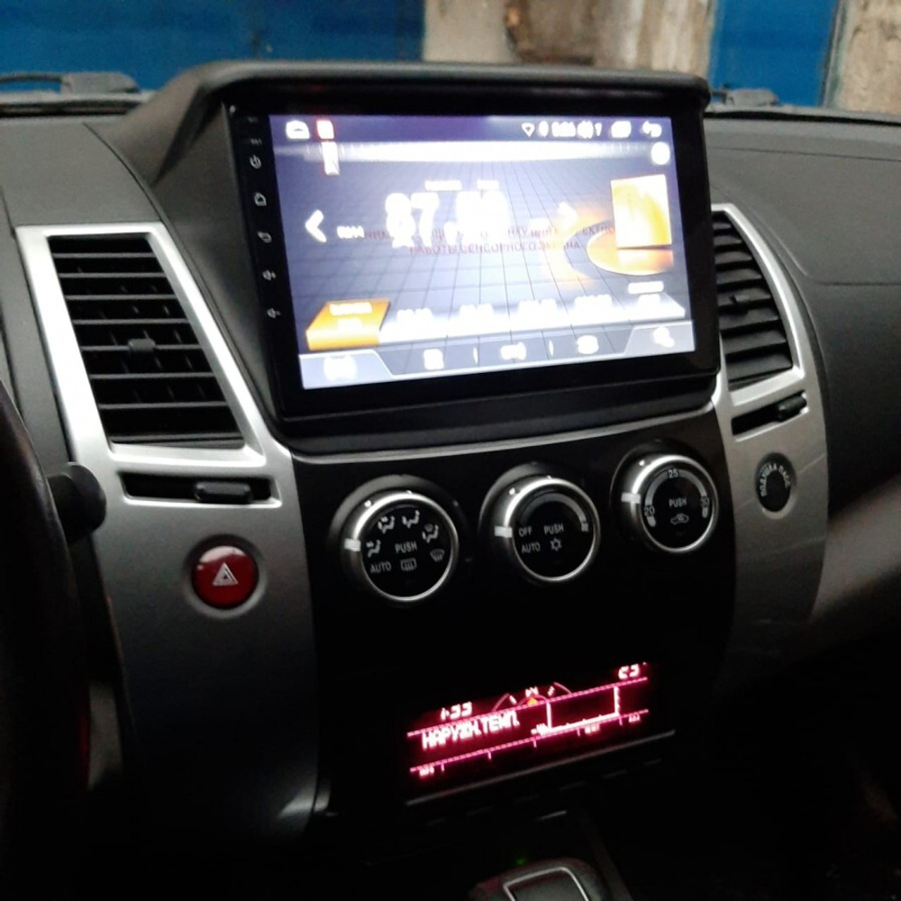 Магнитола для Mitsubishi L200, Pajero Sport 2006-2016 - FarCar BM094M монитор 9.5" QLED на Android 14, TS10, 4+32Гб, CarPlay, 4G SIM-слот