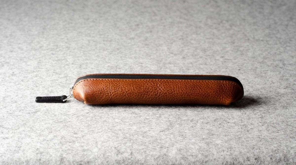 Hard Graft Fat Stick Pencil Case Classic — пенал из кожи