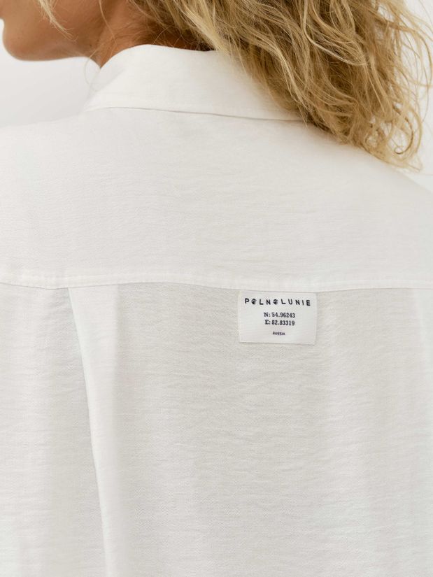 Платье-рубашка с карманами, белое