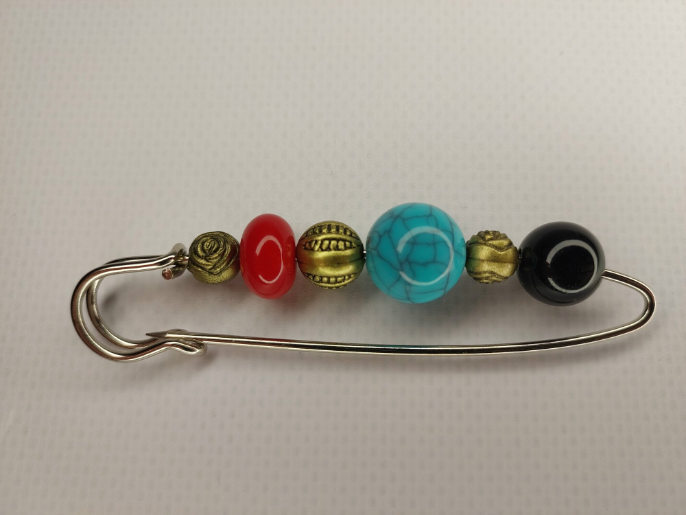 Булавка брошь "Камешки" для кардигана,  пальто, платков, костюмов, одежды. Цвет серый синий красный.