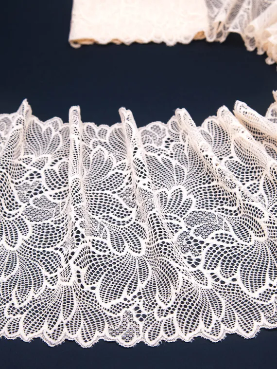 03-269 Кружево эластичное 23 см, телесный 126