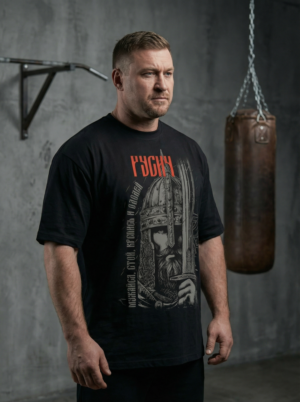 Футболка оверсайз хлопковая черная LEGENDA Русич красный