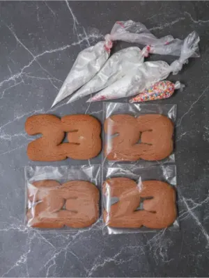 Набор для росписи "23" из шоколадного теста