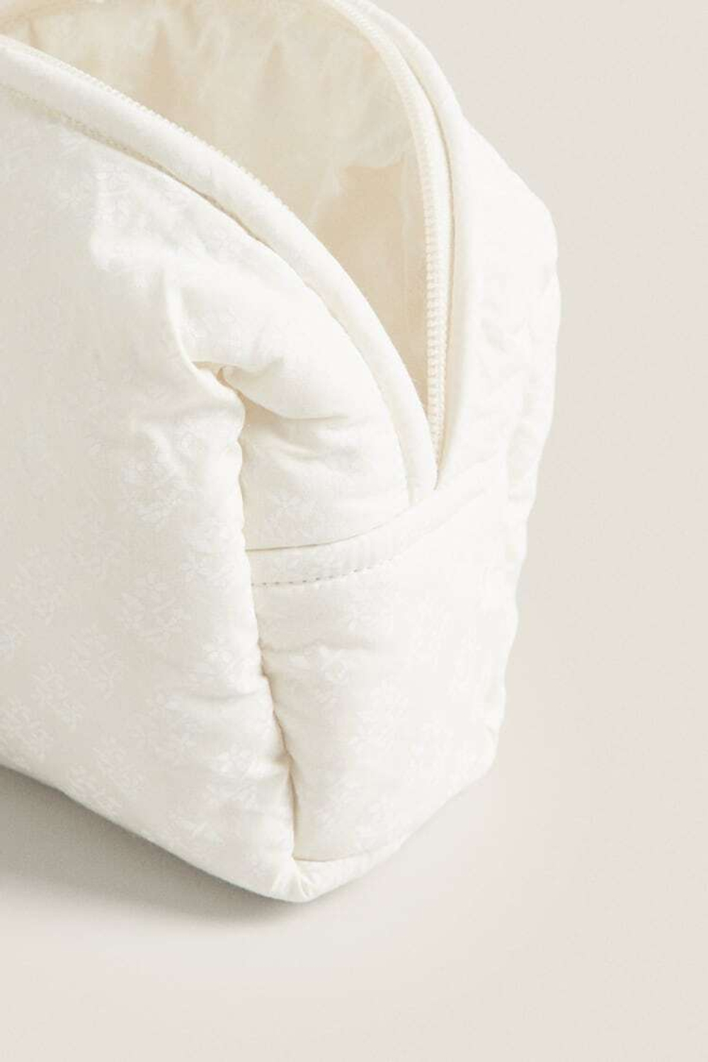 ZARA HOME МАЛЕНЬКАЯ КОСМЕТИЧКА С ЦВЕТОЧНЫМ ПРИНТОМ, БЕЛЫЙ