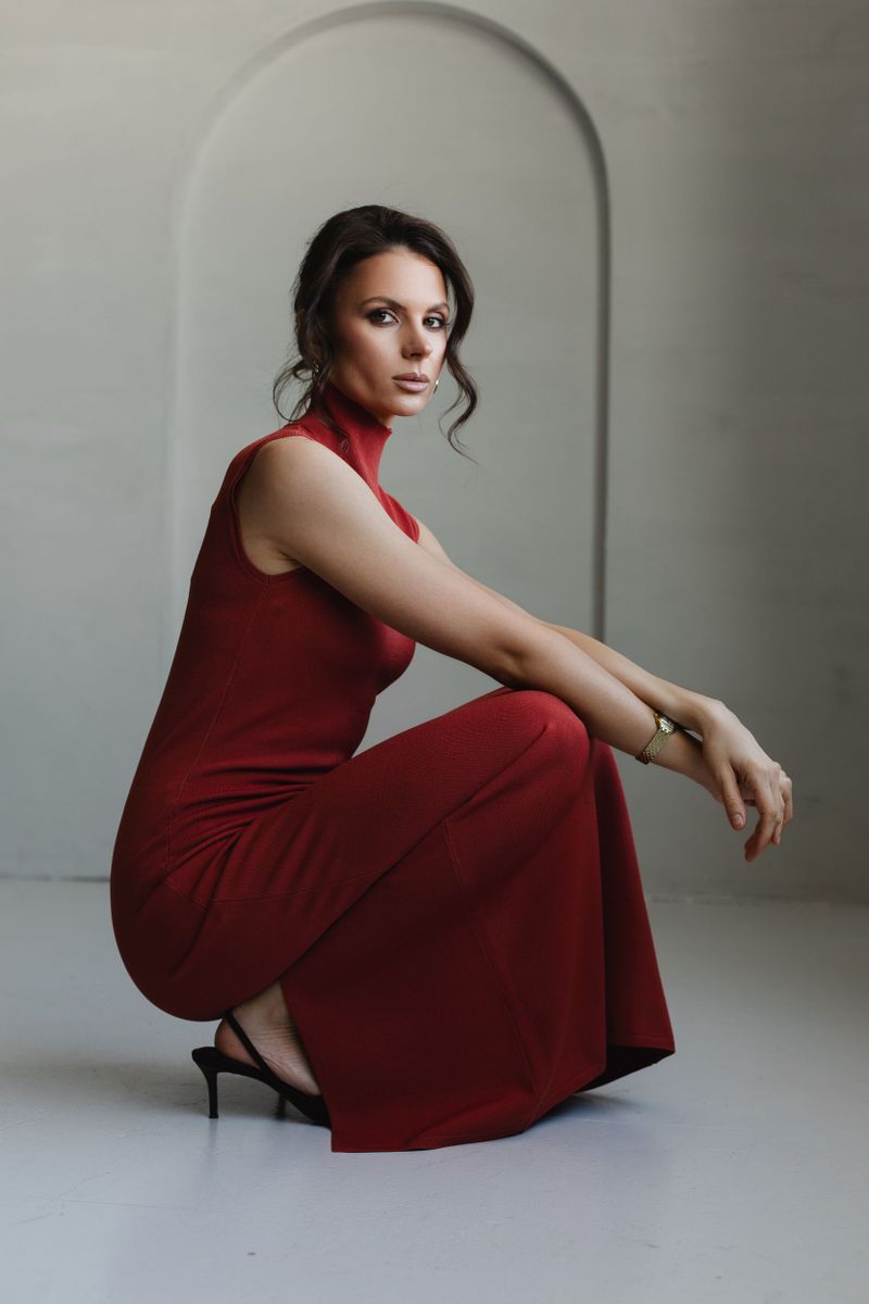 Платье из вискозы со стойкой макси терракотовое