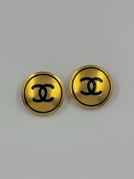 Клипсы с логотипом Chanel