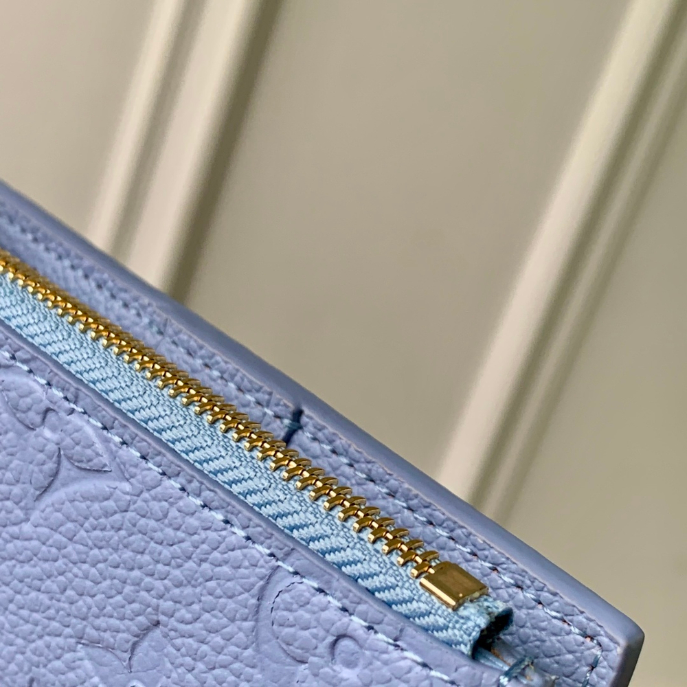 Louis Vuitton Lisa Wallet