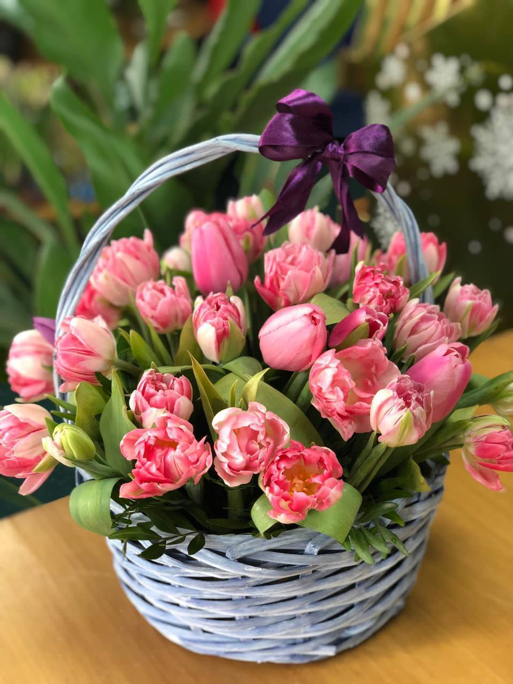 Тюльпаны в корзинке