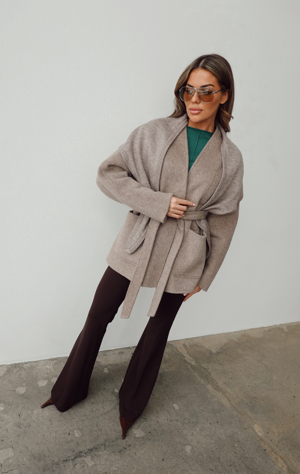 Пальто из мягкой шерсти и кашемиром с косынкой