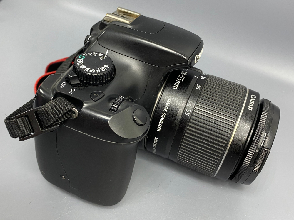 Canon 1100D Kit 18-55mm 21.400 кадров