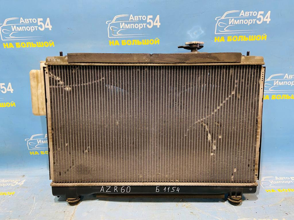 Радиатор двигателя TOYOTA VOXY 2001-2007