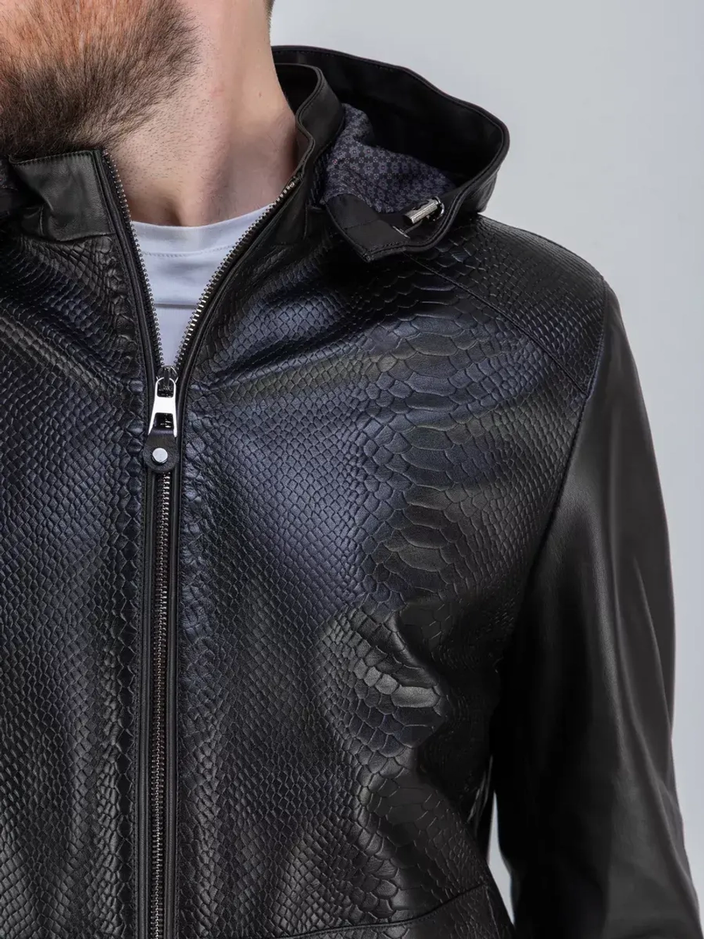 Куртка кожаная демисезонная с капюшоном Турция