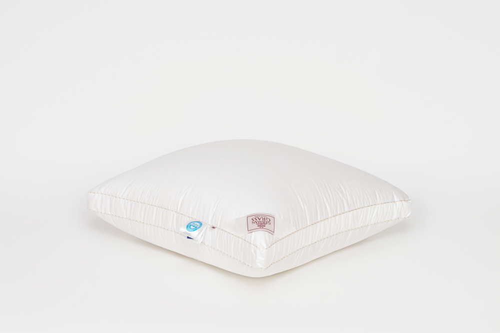 Подушка средняя с бортиком 68х68 German Grass King Down