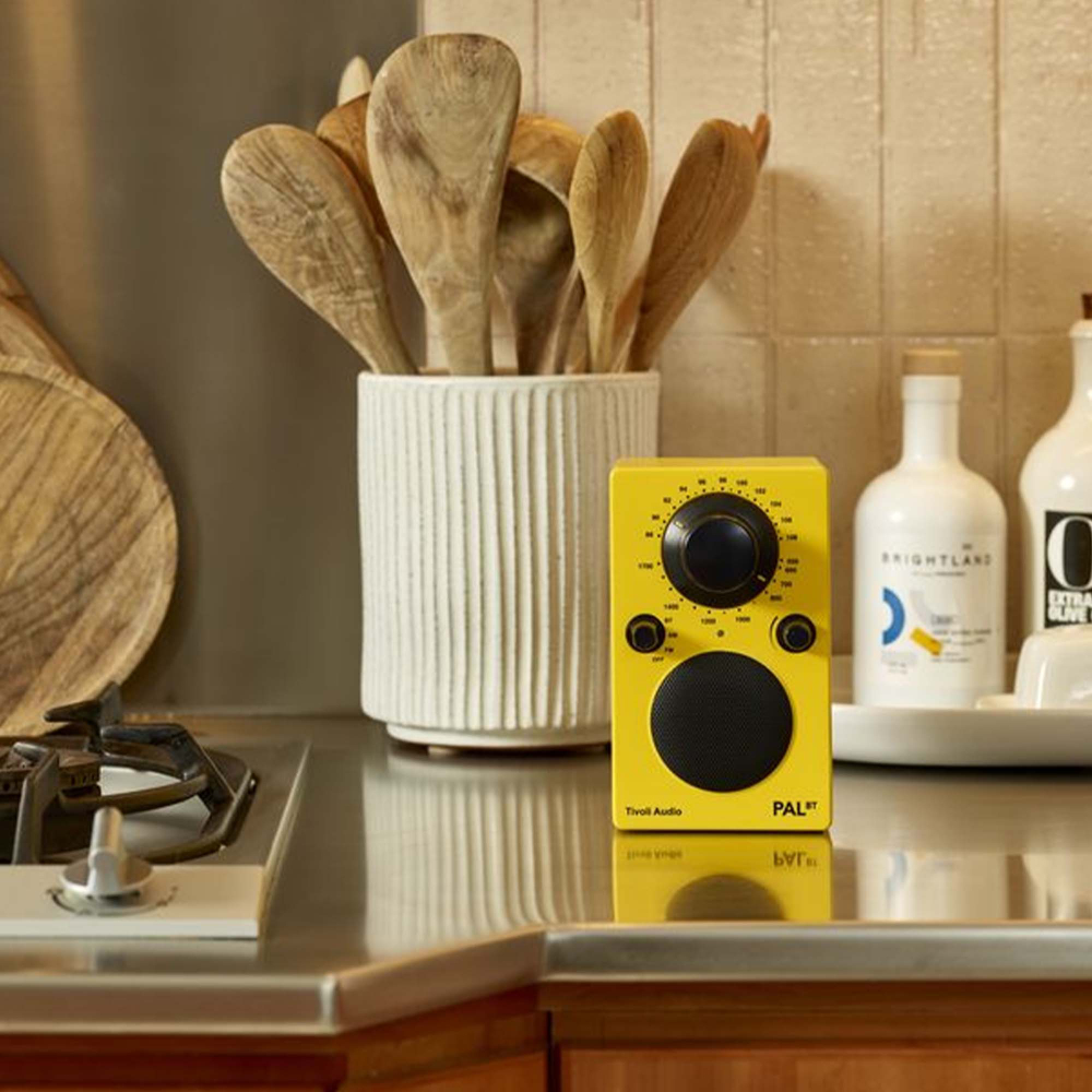 Tivoli PAL BT Желтый [Yellow] — портативный радиоприемник с Bluetooth