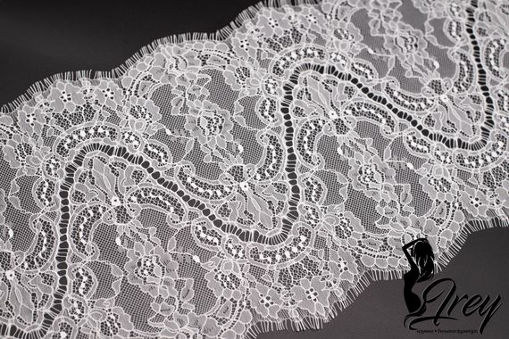 01-38 Кружево шантильи 26 см, айвори 004