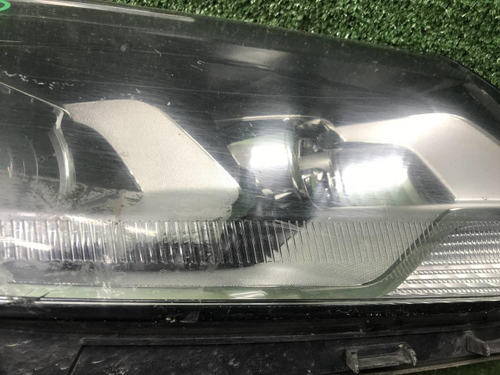 Битая Фара правая VW Tiguan 1 (2011-2018) ксенон