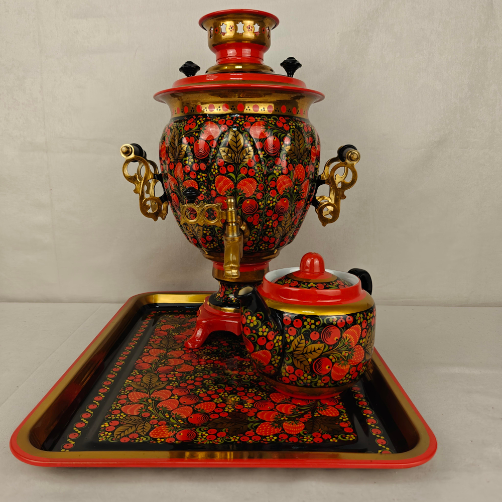 Самовар электрический трехлитровый в наборе с подносом и чайником с художественной росписью «Клубничка хохломская»