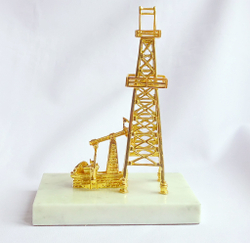 Сувенир "Нефтяная вышка"
