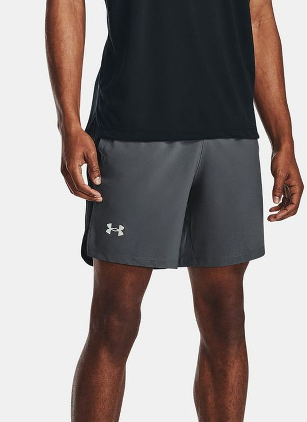 Теннисные шорты Under Armour Launch SW 7" Short - pitch gray/reflective