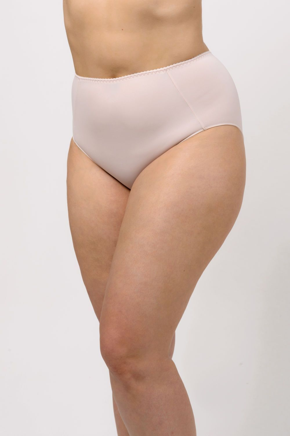 Высокие трусы-слипы с кружевной вставкой сзади (Размер: 46) (Цвет: черный)